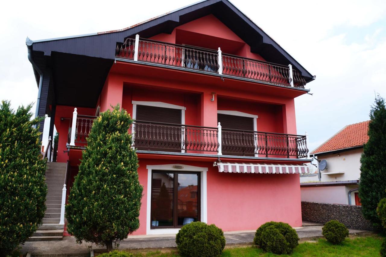 Guest House Lona Golubac Exterior photo