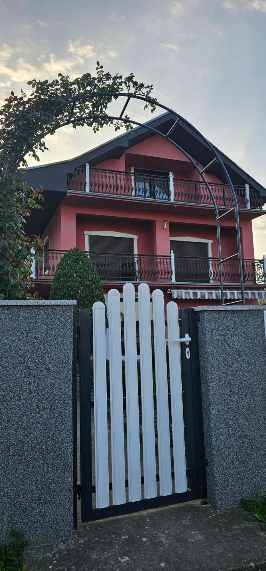 Guest House Lona Golubac Exterior photo